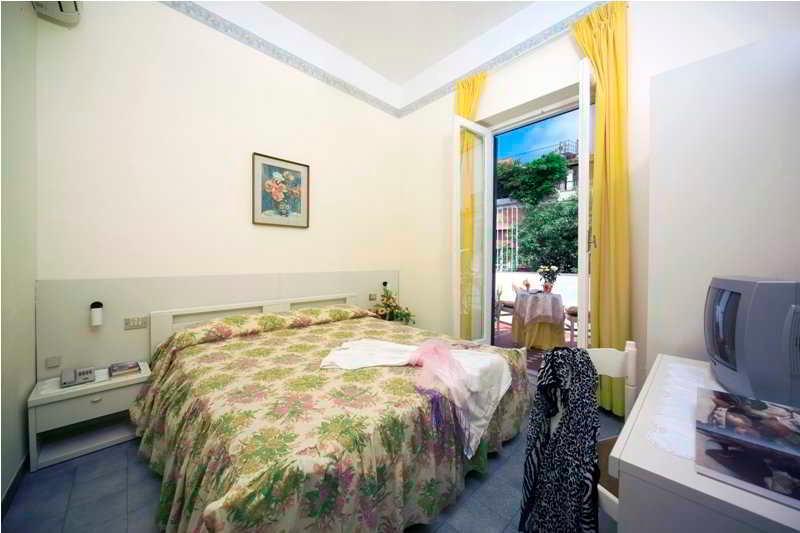 Villa Diana - Beach & Rooms Ischia Buitenkant foto