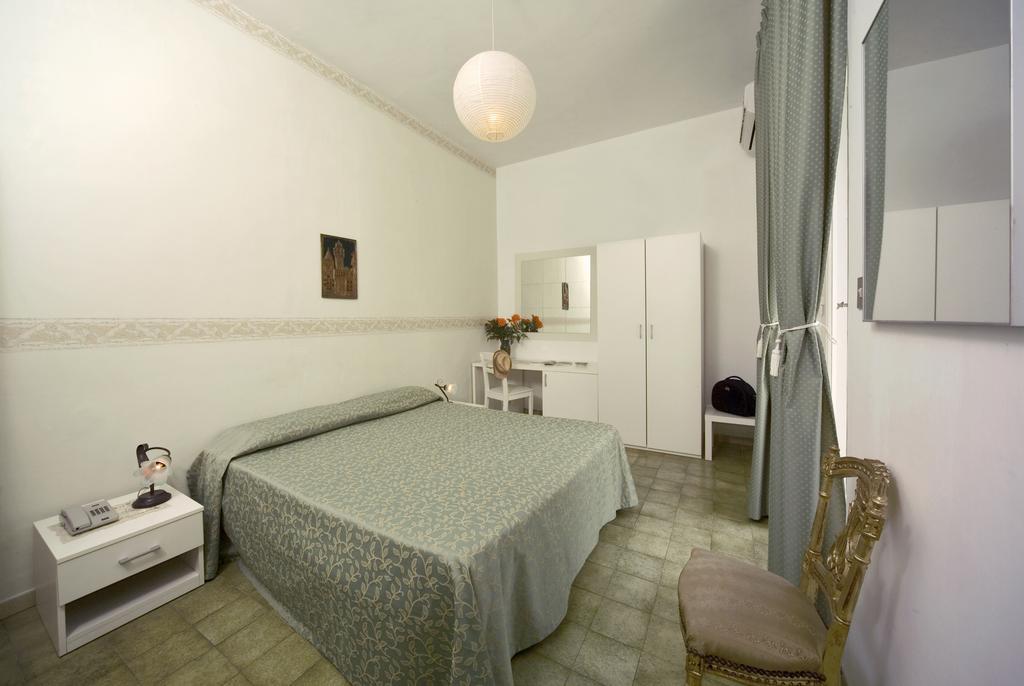 Villa Diana - Beach & Rooms Ischia Buitenkant foto