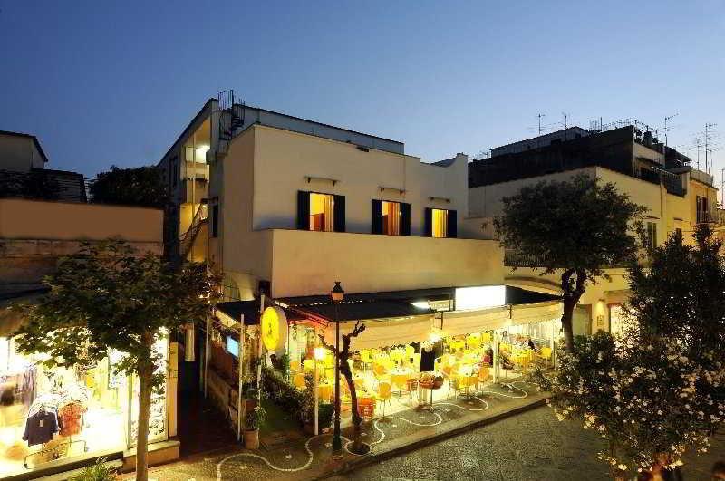 Villa Diana - Beach & Rooms Ischia Buitenkant foto