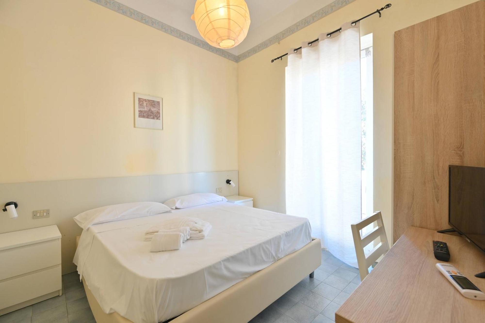 Villa Diana - Beach & Rooms Ischia Buitenkant foto