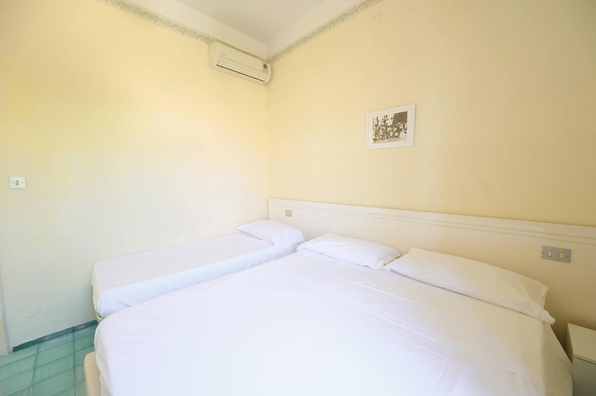 Villa Diana - Beach & Rooms Ischia Buitenkant foto